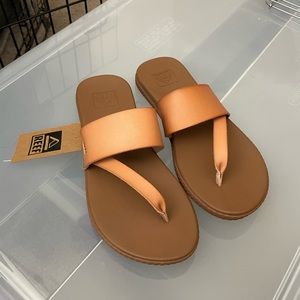 NWT Reef Cushion Bounce Flip Flop Sandals in Natural Size 8
